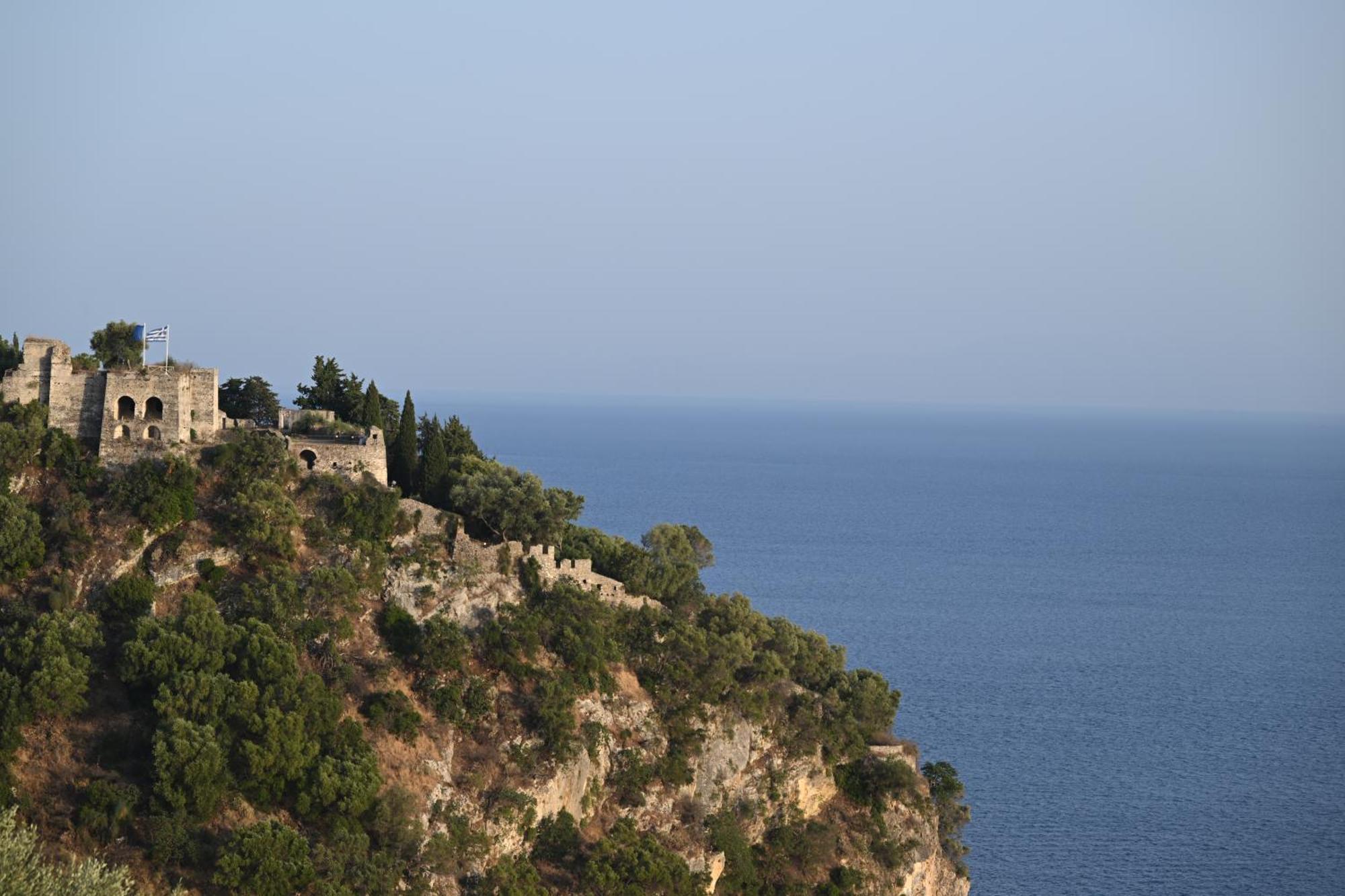 Livinghome Suites Parga Exteriér fotografie